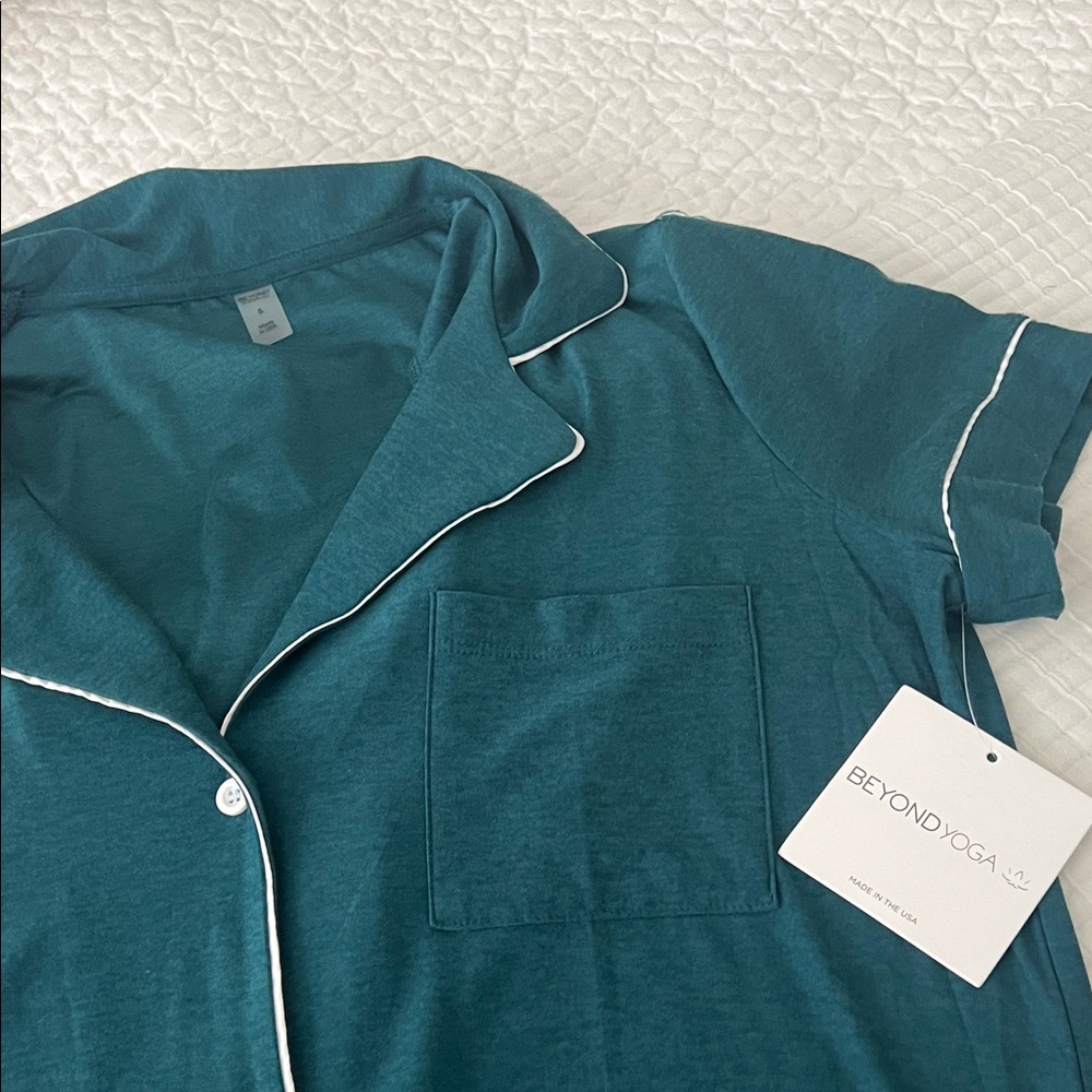 Beyond Yoga Teal Lounge Shirt with White Trim